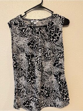 NWOT DKNY Black & White Sleeveless Animal Print Top